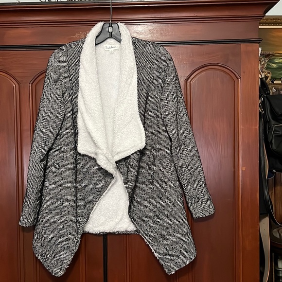 Cloud Chaser Sweaters - Cute Cloud Chaser Fluffy Collar Tweed Outer Contrasting Open Cardigan Small